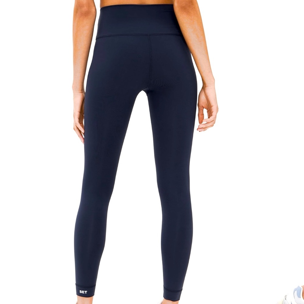 SET ACTIVE- Black Luxform Leggings.
Size: medium - Picture 3 of 9